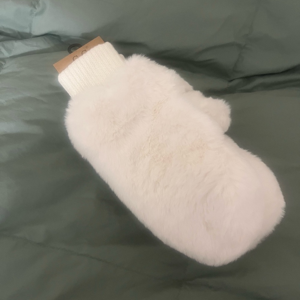 Brand new soft gloves